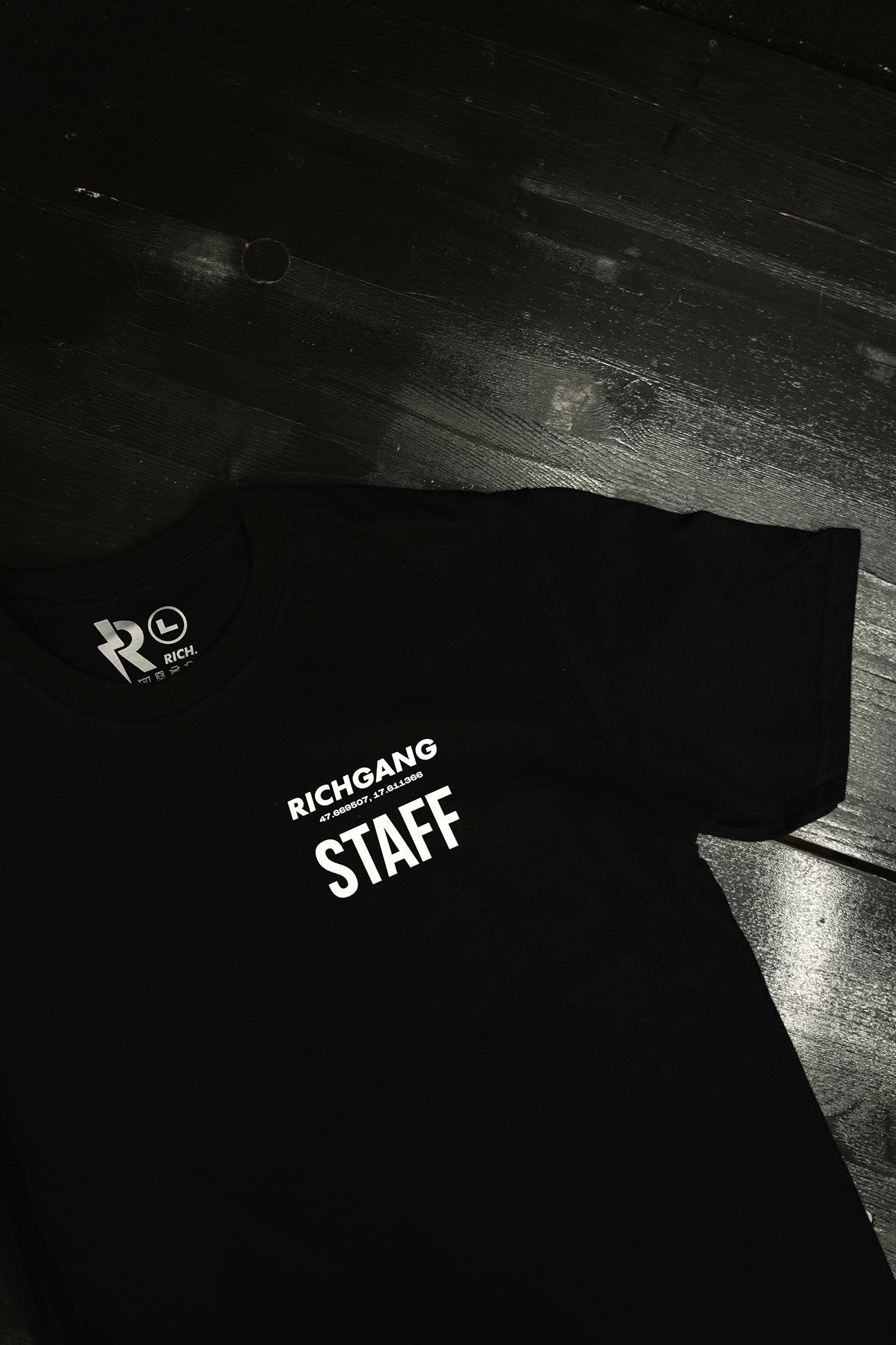 RICH GANG KÖZÖNSÉGTALÁLKOZÓ STAFF T-SHIRT